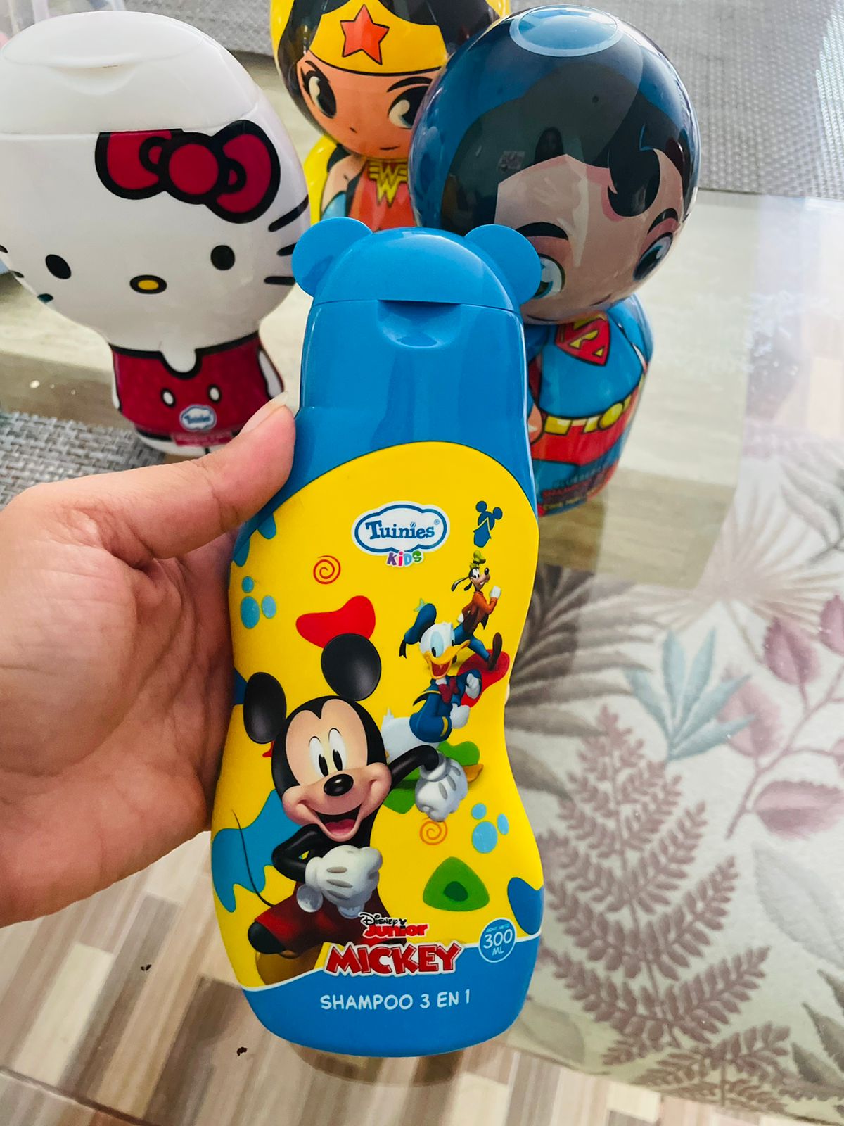 shampoo 3 en 1 para niños con diseño de los Avengers